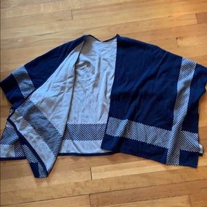 Reversible wrap scarf